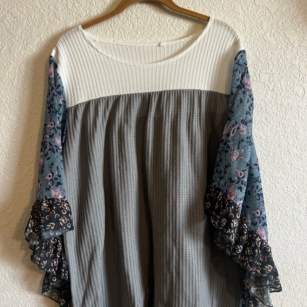 Women's White and Gray Top with Floral Sleeves